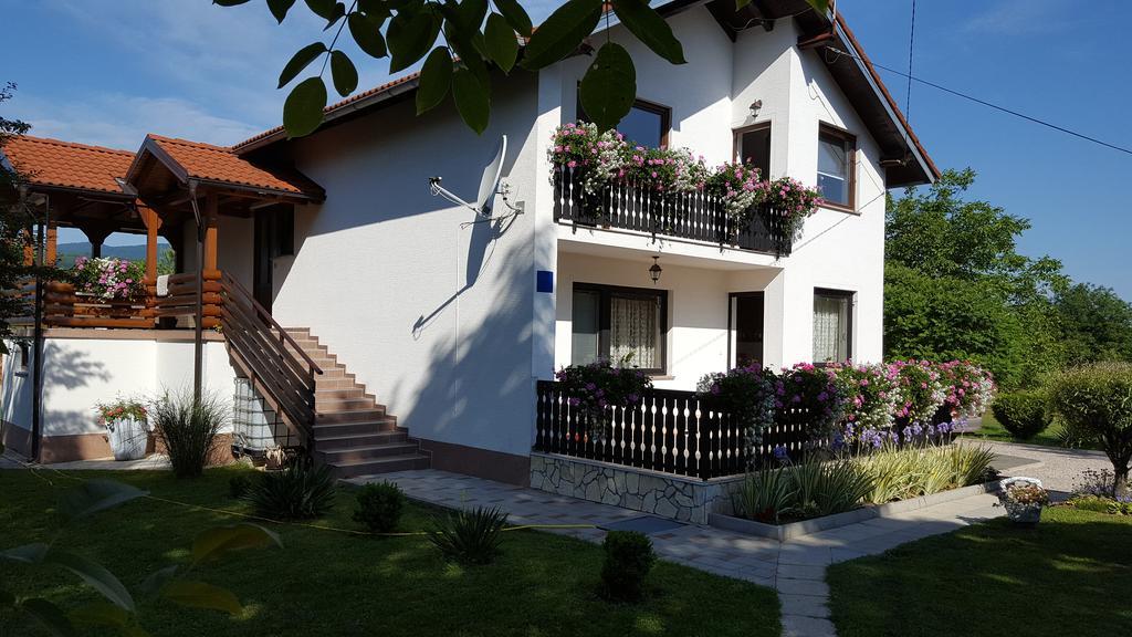Apartment Lipa Ириновац Экстерьер фото